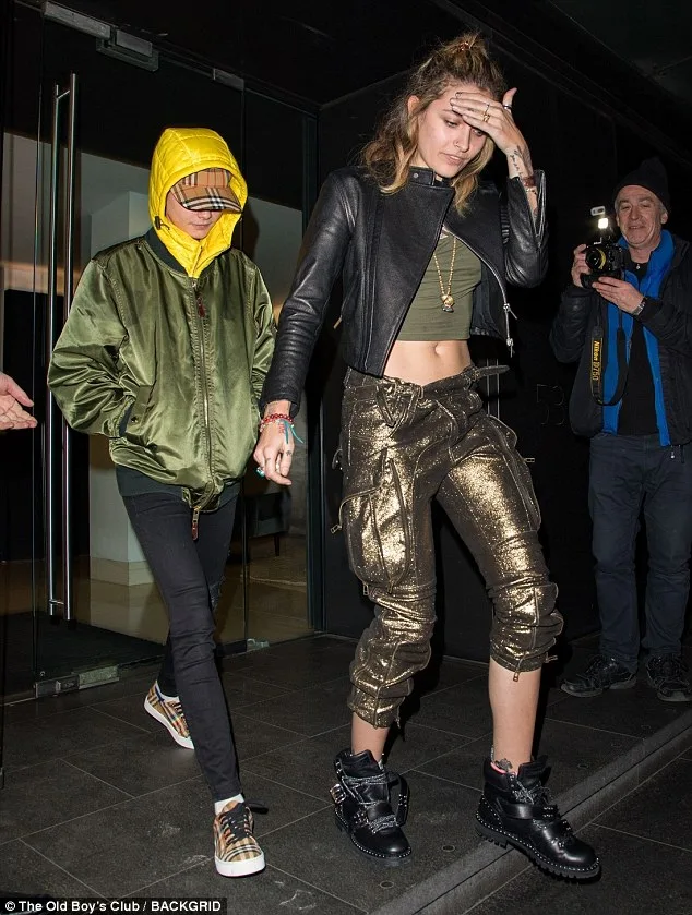 Cara Delevingne και η Paris Jackson