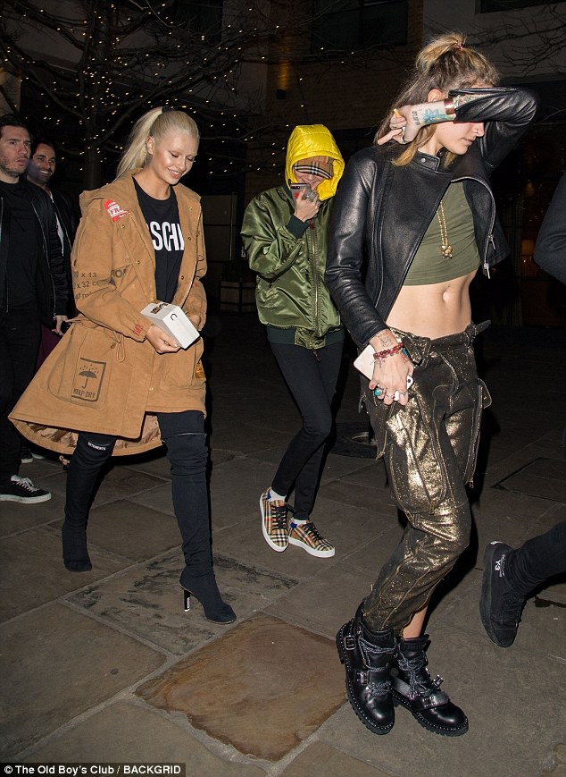 Cara Delevingne και η Paris Jackson