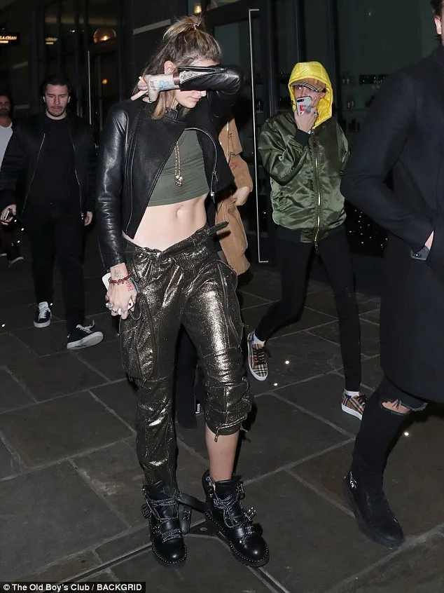 Cara Delevingne και η Paris Jackson