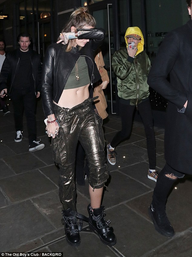 Cara Delevingne και η Paris Jackson