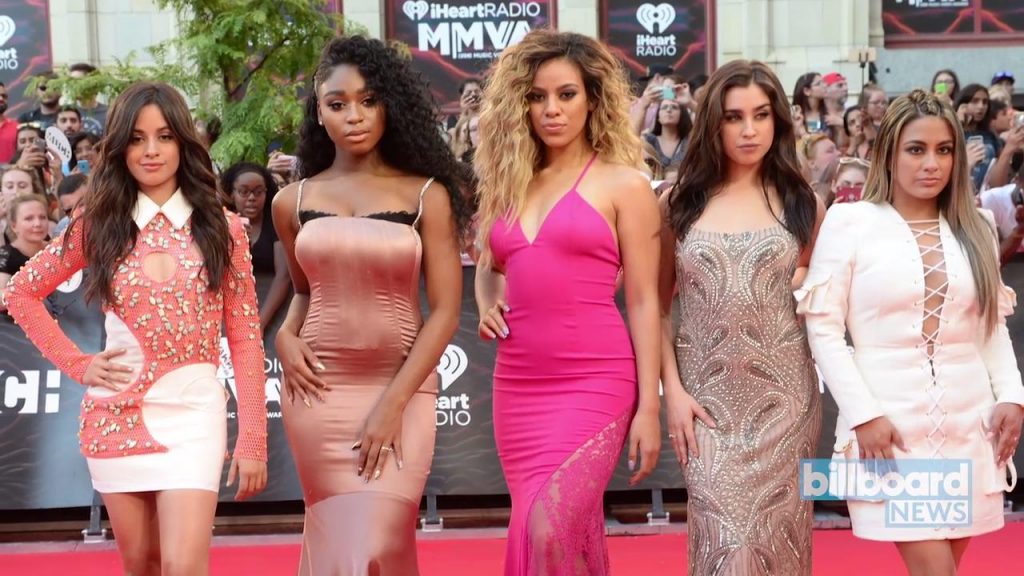 Οι Fifth Harmony με την Camila Cabello σε κόκκινο χαλί.