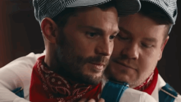 Ο James Corden έγινε Christian Grey και πήγε τον Jamie Dornan στο δικό του, πολύ διαφορετικό “playroom”