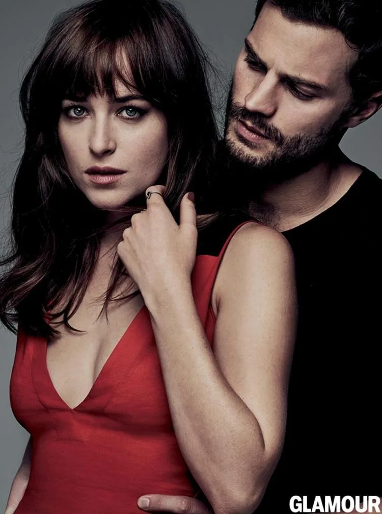 Ο Mr Grey και η συμπρωταγωνίστριά του σε φωτογράφιση για το Glamour.