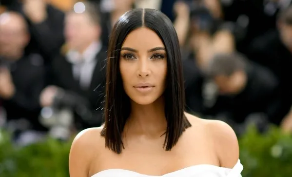 photoshop fail της Kim Kardashian