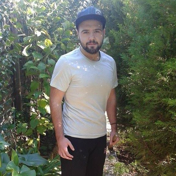 "Πέτρος Μπαλαβούτης" από την "Πολυκατοικία" έγινε αγνώριστος