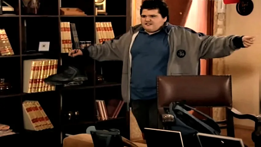 "Πέτρος Μπαλαβούτης" από την "Πολυκατοικία" έγινε αγνώριστος