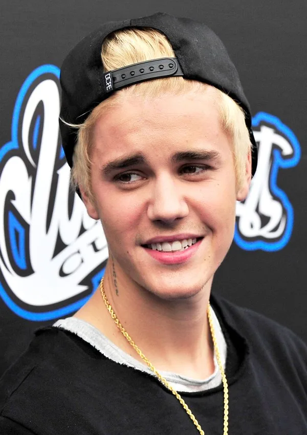 Justin Bieber έγινε 24