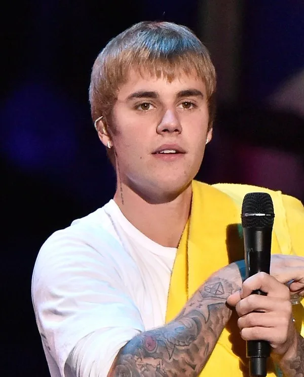 Justin Bieber έγινε 24