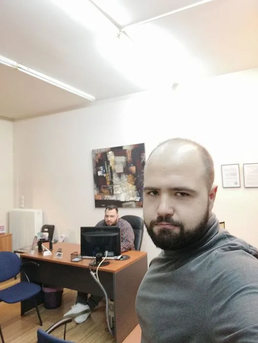 "Πέτρος Μπαλαβούτης" από την "Πολυκατοικία" έγινε αγνώριστος