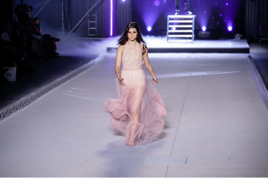Η Δανάη Παππά στην πασαρέλα του MadWalk 2018 by Serkova.