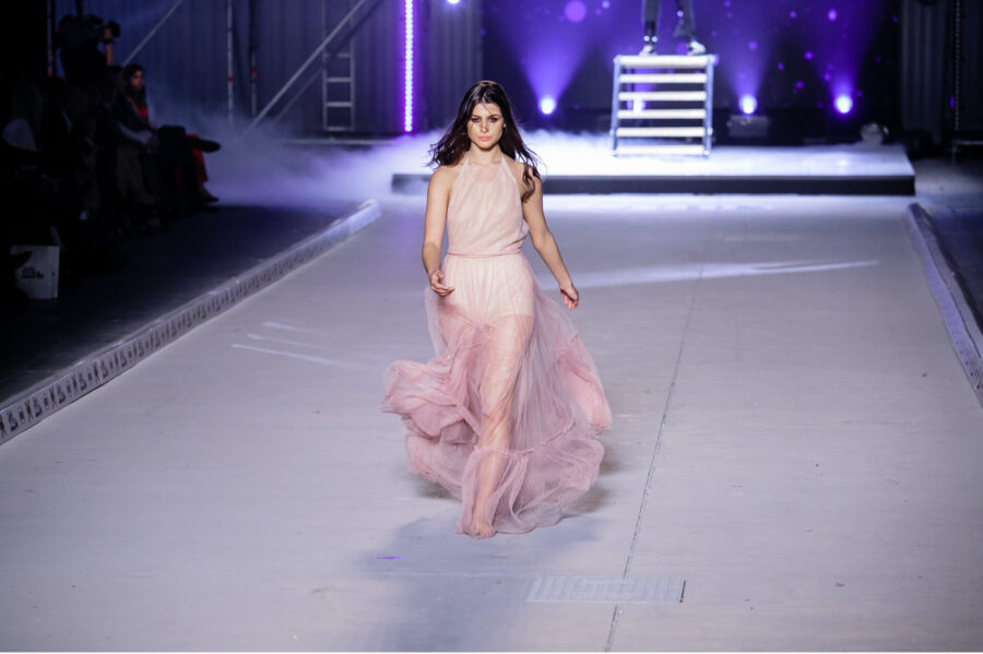 Η Δανάη Παππά στην πασαρέλα του MadWalk 2018 by Serkova.