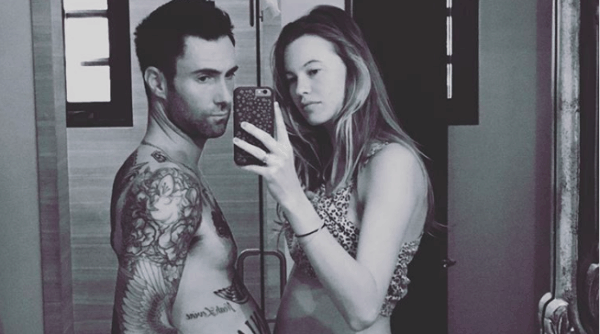 Δεν θα πιστέψεις πόσο αδυνατισμένη είναι η Behati Prinsloo 2 εβδομάδες μετά τη γέννηση της κόρης της!