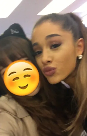 #SelfiesForAriana