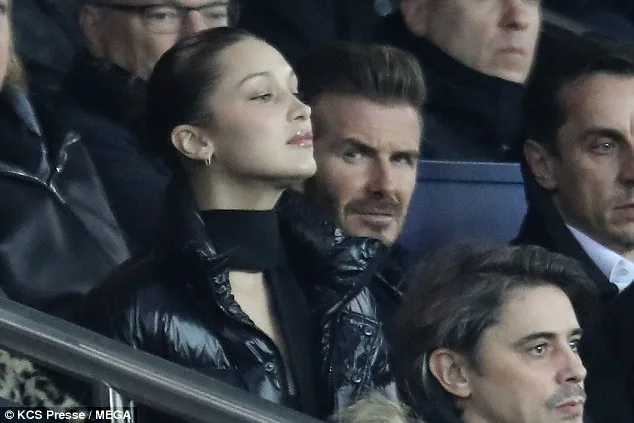 Ο David Beckham και η Bella Hadid σε κερκίδες γηπέδου.