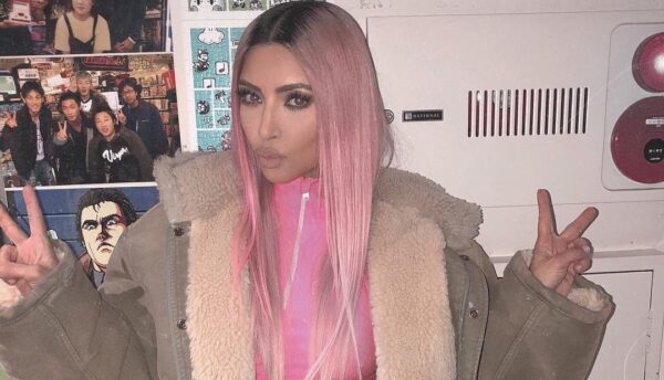 Η Kim Kardashian εμπνεύστηκε τα ροζ μαλλιά της από anime χαρακτήρα – Δες πόσο μοιάζουν
