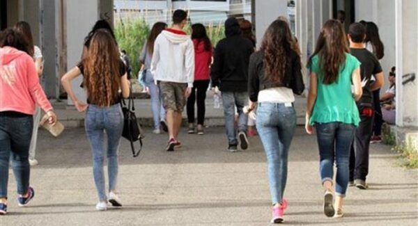 Κόψε τις κοπάνες! Δες με ποιον τρόπο το σχολείο θα ενημερώνει  τους γονείς για τις απουσίες που κάνεις!