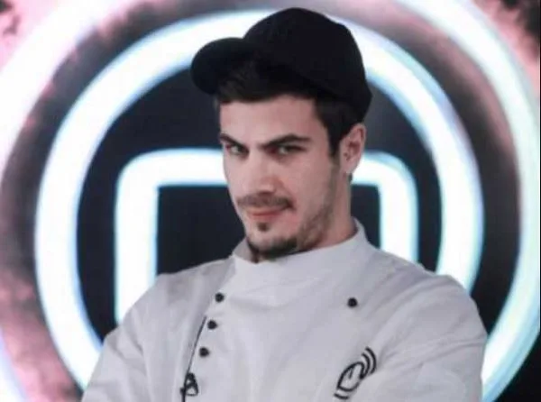 γιορτάζει ο Άκης Πετρετζίκης