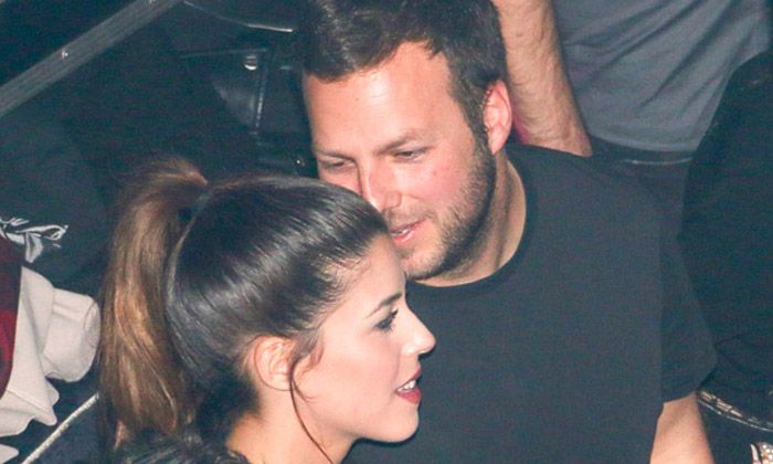 Η Demy με τον σύντροφό της Κωνσταντίνο Κωνσταντίνου σε βραδινή έξοδο.