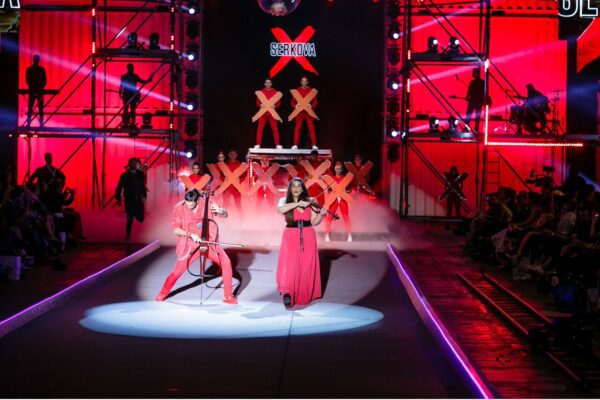 String Demons – Bad Romance @ MadWalk 2018 by Serkova
