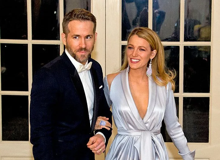 Ο Ryan Reynolds και η Blake Lively σε επίσημη εμφάνιση.