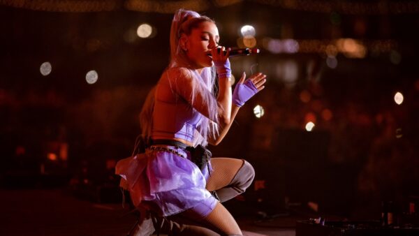 Η Ariana Grande έκανε μια εμφάνιση – έκπληξη στο Coachella!