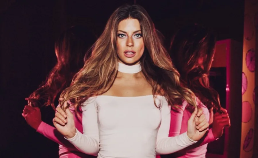 Ποιά είναι η Hannah Stocking