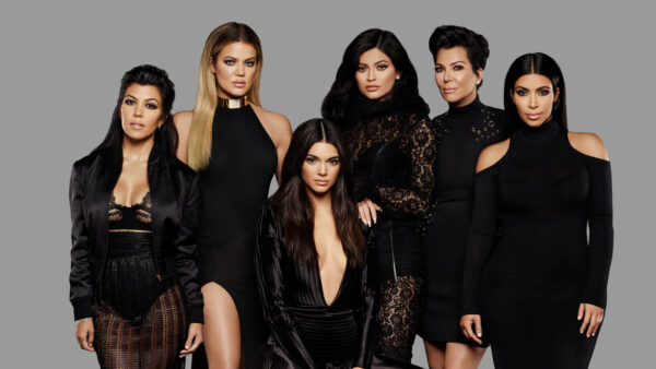 Ποια από τις Kardashian λέγεται ότι έχει αρραβωνιαστεί;