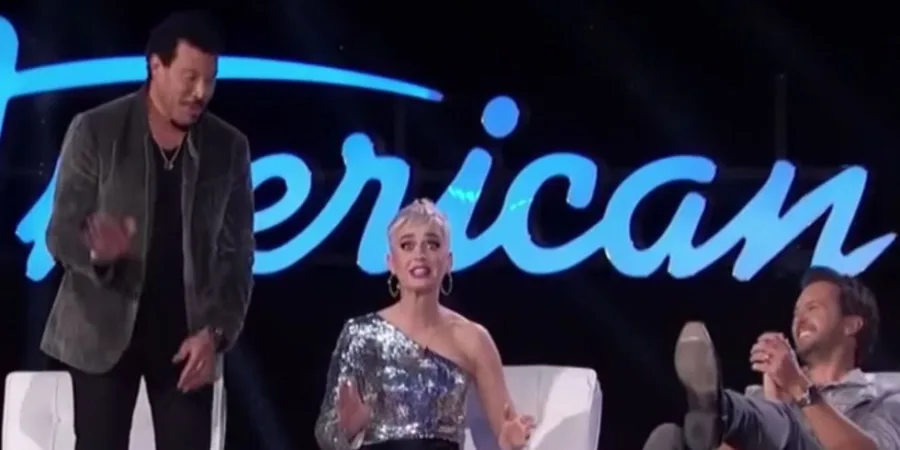 Katy Perry έσκισε το παντελόνι της