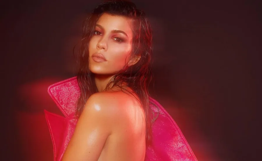 Kourtney Kardashian γυμνή φωτογράφιση