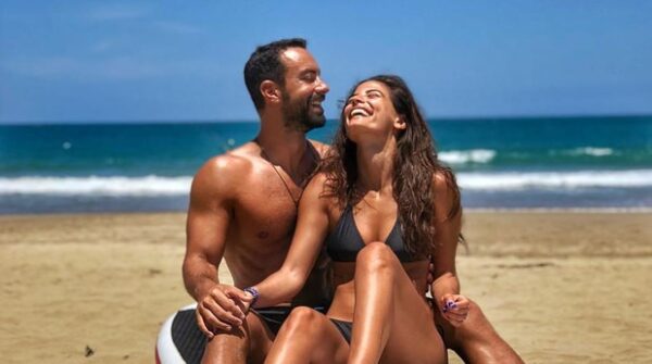 Δείτε την έκπληξη που έκανε ο Σάκης Τανιμανίδης στην Χριστίνα Μπόμπα για τα γενέθλιά της 🎂
