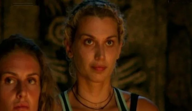 Η Εύη Σ. από το Survivor 2 σε κοντινό πλάνο.