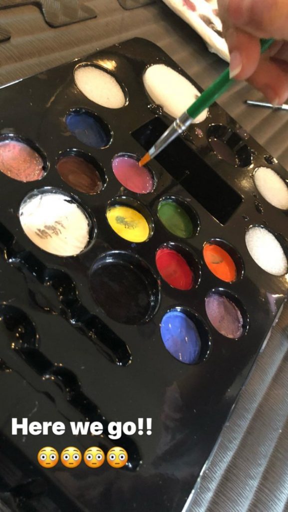 Η κόρη των David και Victoria Beckham ως makeup artist