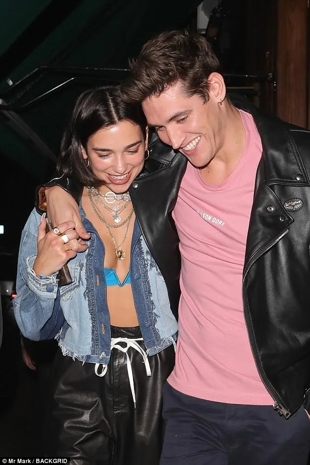 Dua Lipa και ο Isaac Carew