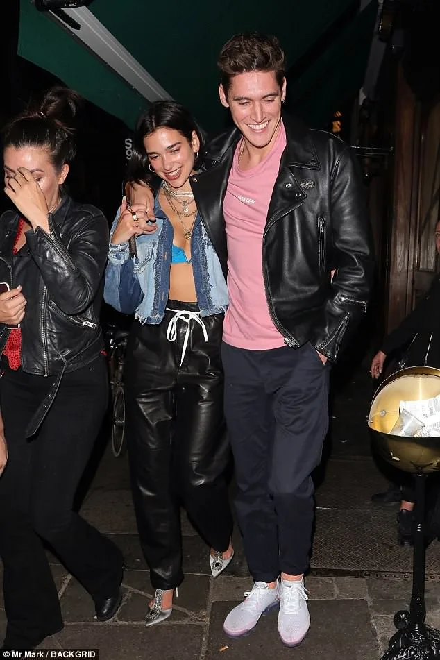 Dua Lipa και ο Isaac Carew
