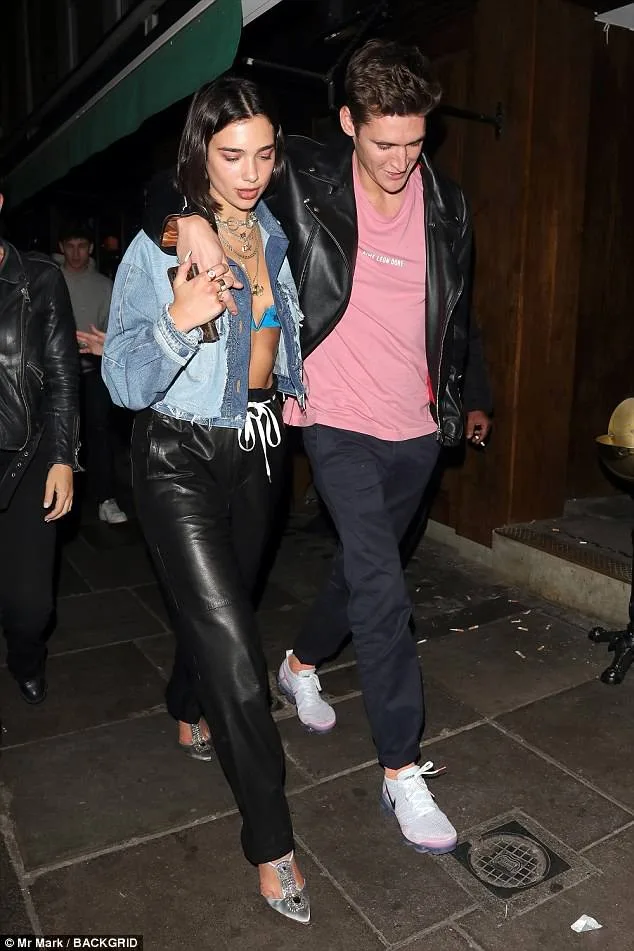 Dua Lipa και ο Isaac Carew