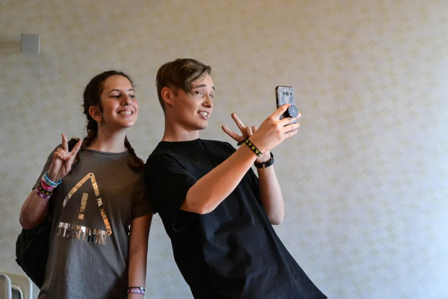 Meet & Greet με τον Isac Elliot