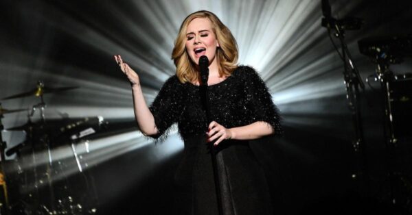 H Adele επιστρέφει στη μουσική μετά από 2 χρόνια – Οι φήμες για νέο άλμπουμ δυναμώνουν