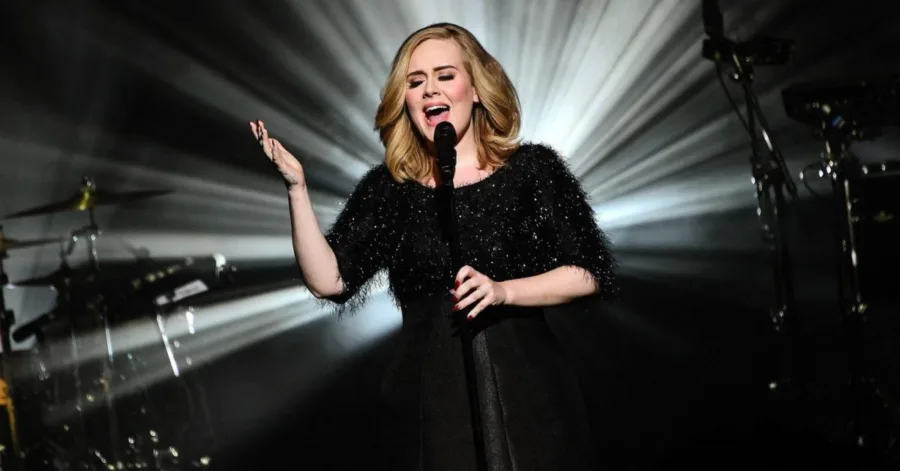 Η Adele ως Rose από τον Τιτανικό