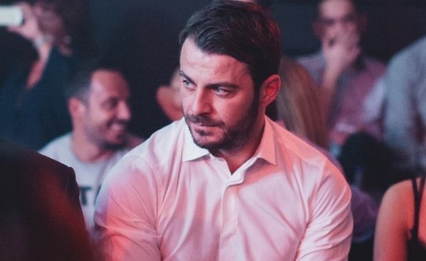 Σε ποια πασίγνωστη θεατρική παράσταση θα παίξει ο Γιώργος Αγγελόπουλος;