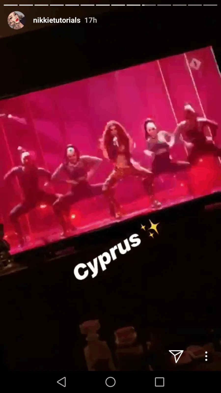 NikkieTutorials είναι μεγάλη φαν της Ελένης Φουρέιρα