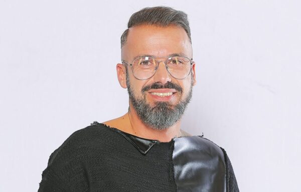 Δεν θα πιστέψεις πώς ήταν ο Νίκος του #PowerOfLoveGR πριν 20 χρόνια 😱