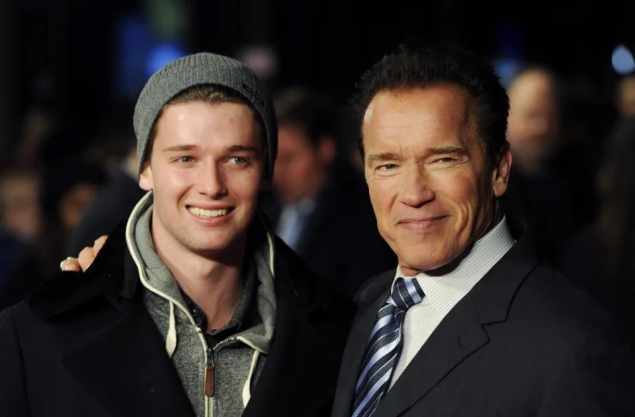 Ο Arnold Schwarzenegger με τον γιο του Patrick Schwarzenegger σε βραδινή έξοδο.