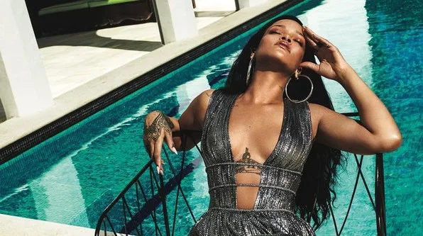 Rihanna παραδέχτηκε πως έχει ραγάδες