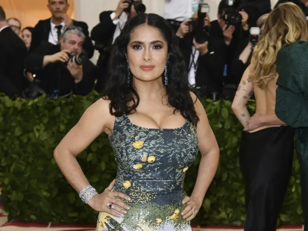 Η Salma Hayek στο Met Gala 2018