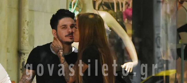 Ο Stan με τη σύντροφό του σε βραδινή έξοδο στην Αθήνα.