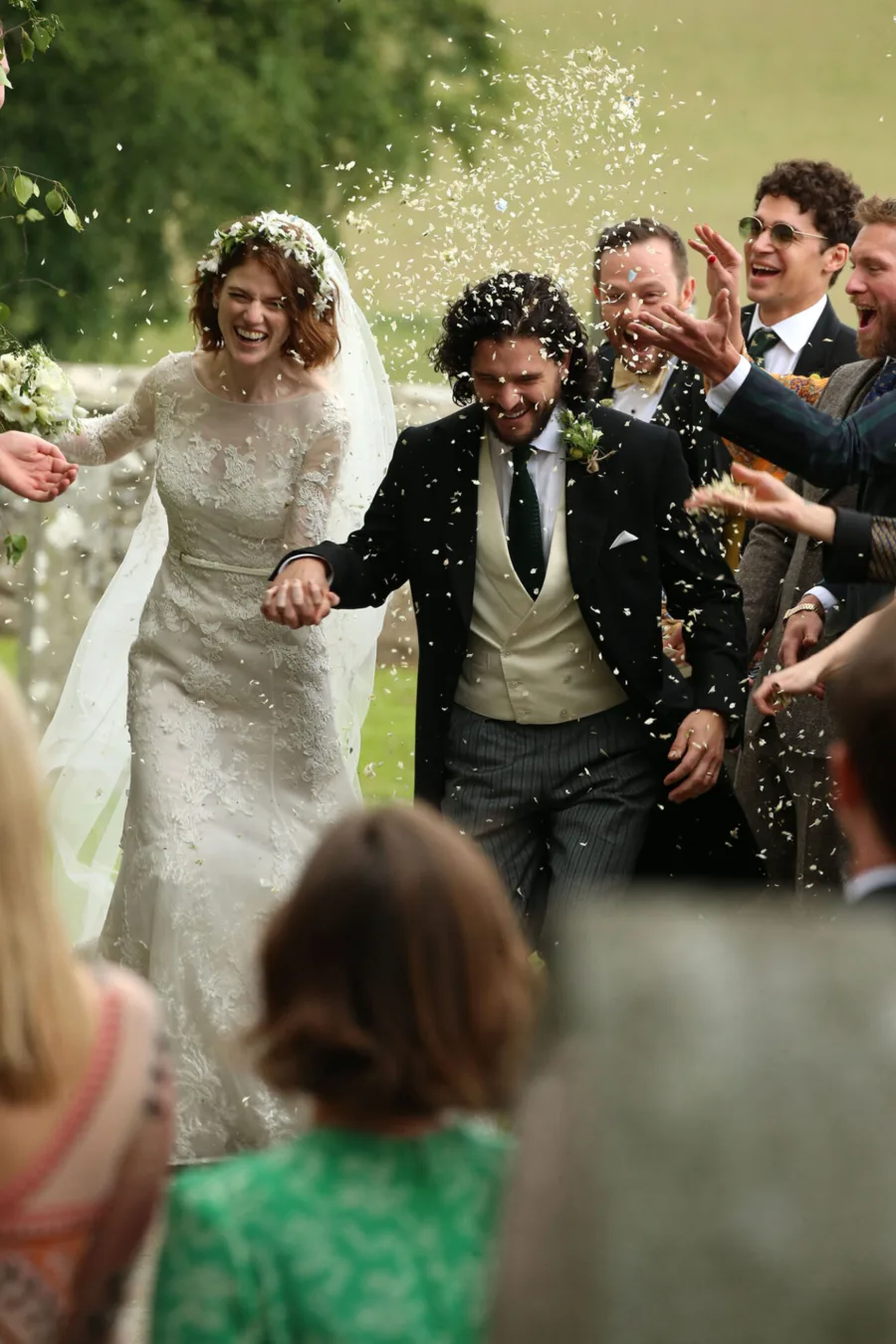 Kit Harington και η Rose Leslie παντρεύτηκαν