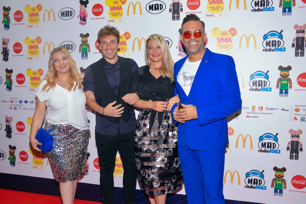 Τέσσερις καλεσμένοι στο κόκκινο χαλί των MAD Video Music Awards 2018.