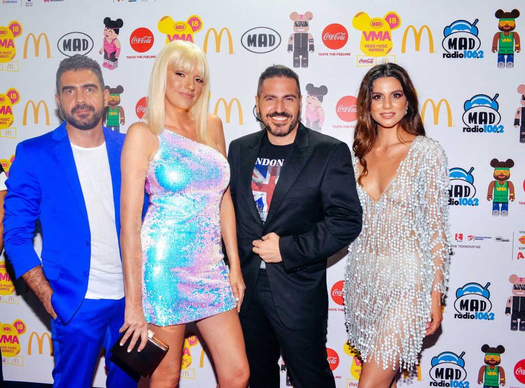 Τέσσερις καλεσμένοι στο κόκκινο χαλί των MAD Video Music Awards 2018.