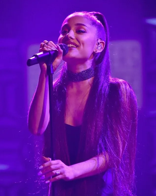 χρονικό της σχέσης της Ariana Grande