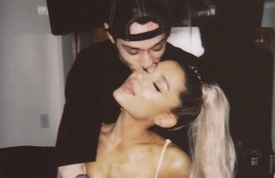 Pete Davidson αποκάλυψε πως έκανε πρόταση γάμου στην Ariana